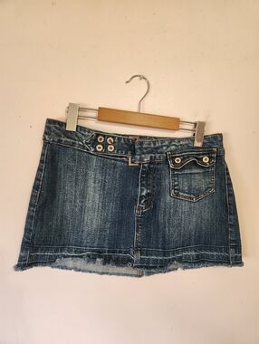 VNTG H&G Y2K Angel Wing Denim Mini Skirt Rhinestones Unique Buckle Sz L McBling